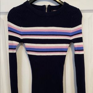 Dark blue striped fitted crew neck size XS